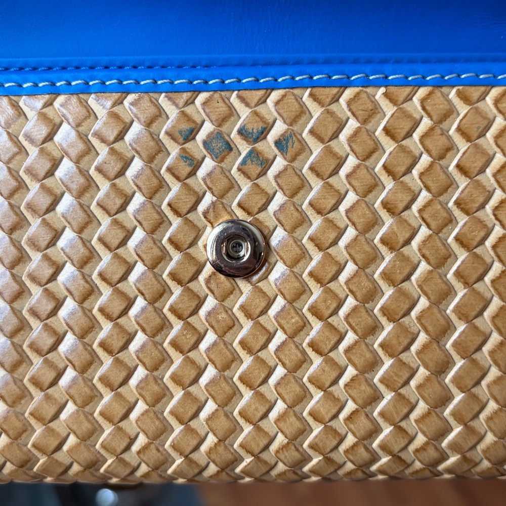 Dooney & Bourke Beacon Woven Wallet - Picture 4 of 5